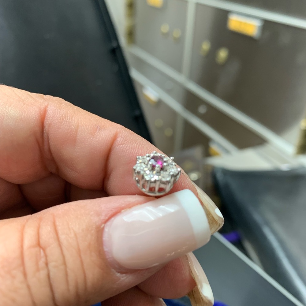 Diamonds and ruby earrings - Picture 6 of 13